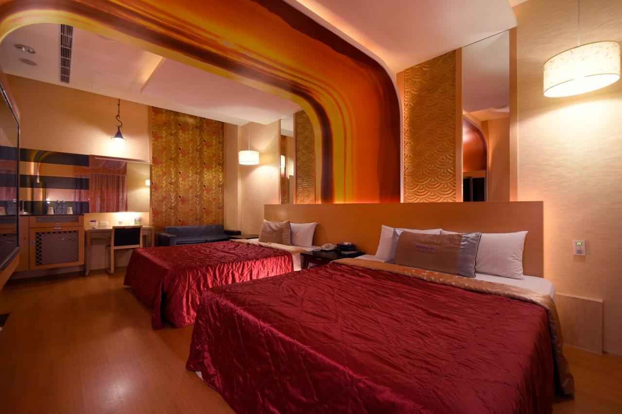 Sun Garden Motel Kaohsiung Exteriör bild