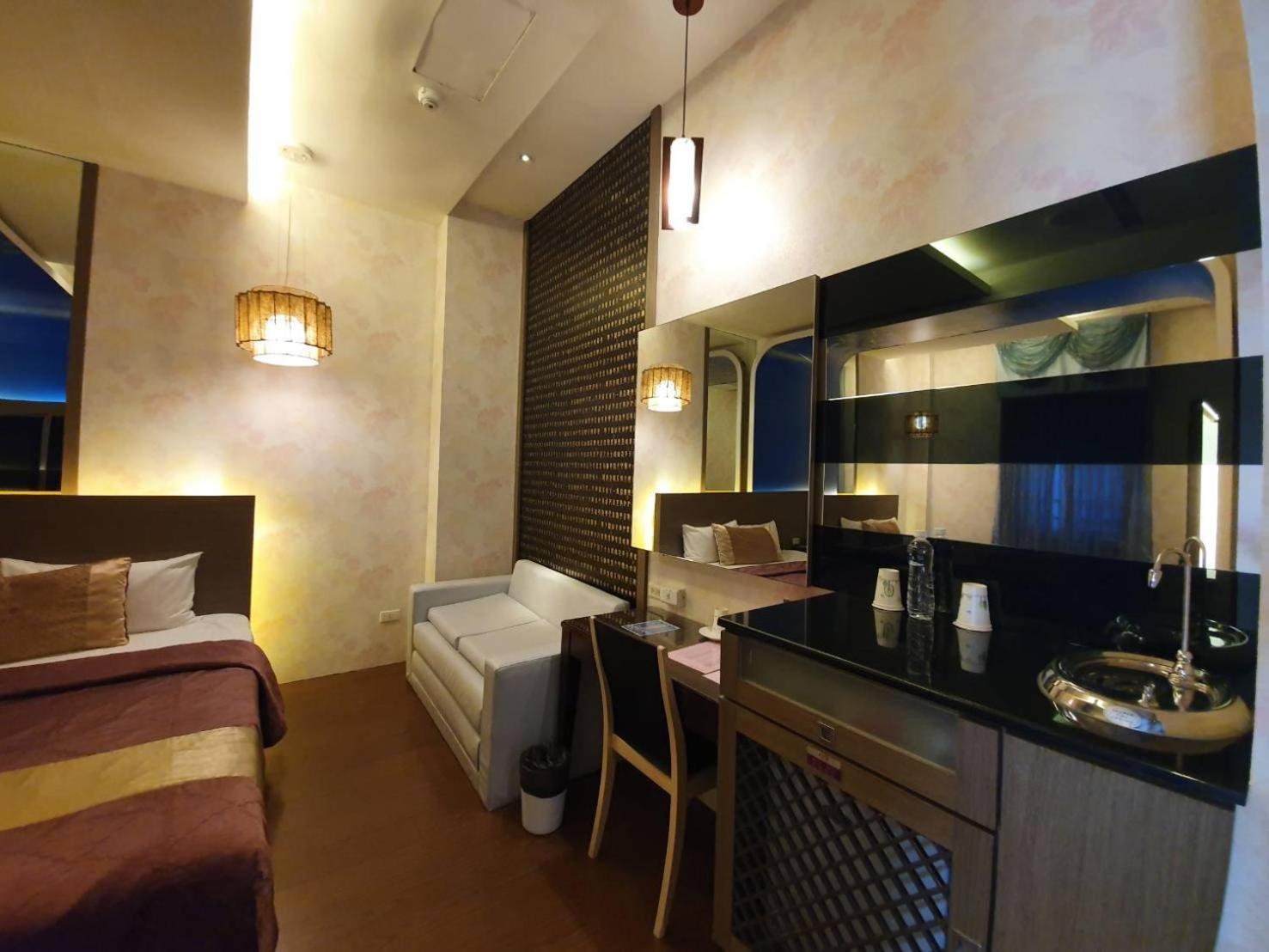 Sun Garden Motel Kaohsiung Exteriör bild